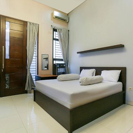 Oyo Life 3520 Indoniaga Palace Τάνγκερανγκ Εξωτερικό φωτογραφία