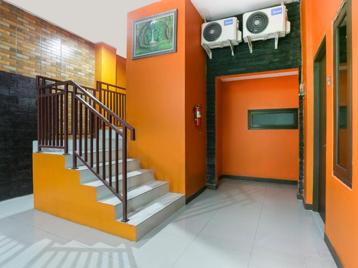 Oyo Life 3520 Indoniaga Palace Τάνγκερανγκ Εξωτερικό φωτογραφία