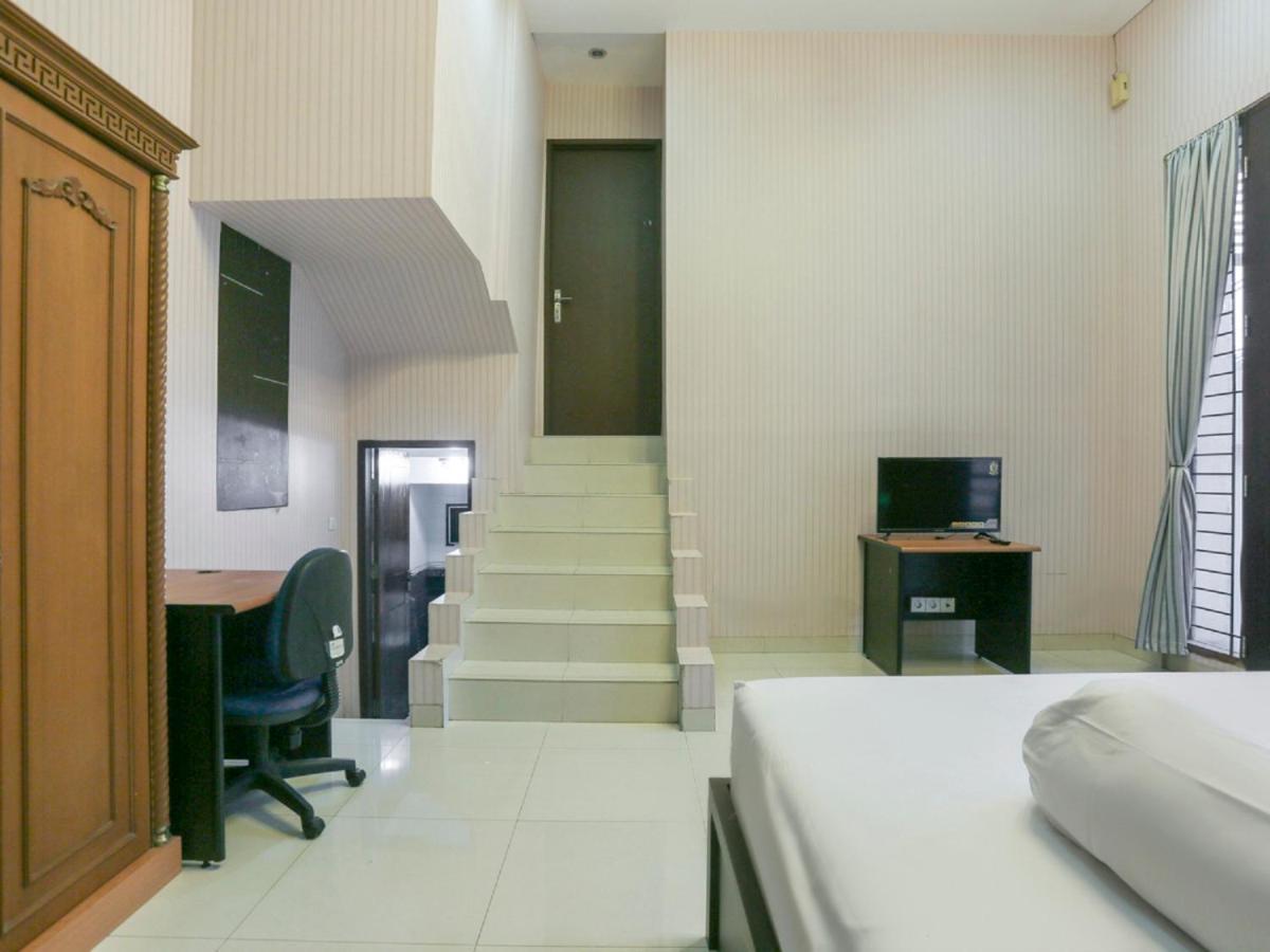 Oyo Life 3520 Indoniaga Palace Τάνγκερανγκ Εξωτερικό φωτογραφία