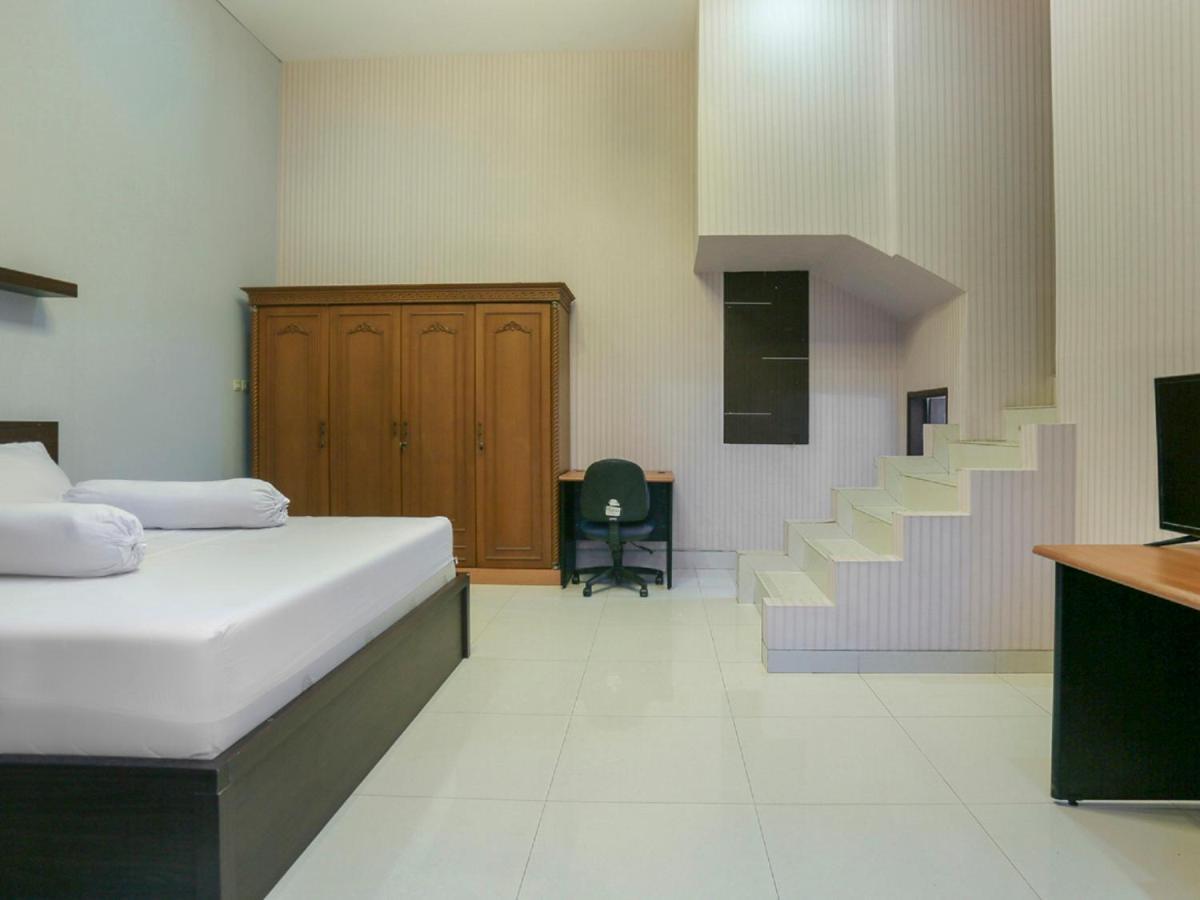 Oyo Life 3520 Indoniaga Palace Τάνγκερανγκ Εξωτερικό φωτογραφία