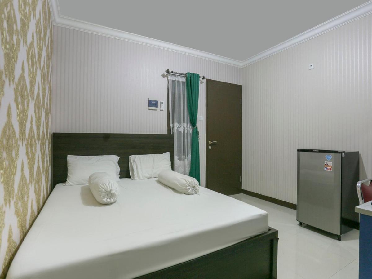 Oyo Life 3520 Indoniaga Palace Τάνγκερανγκ Εξωτερικό φωτογραφία