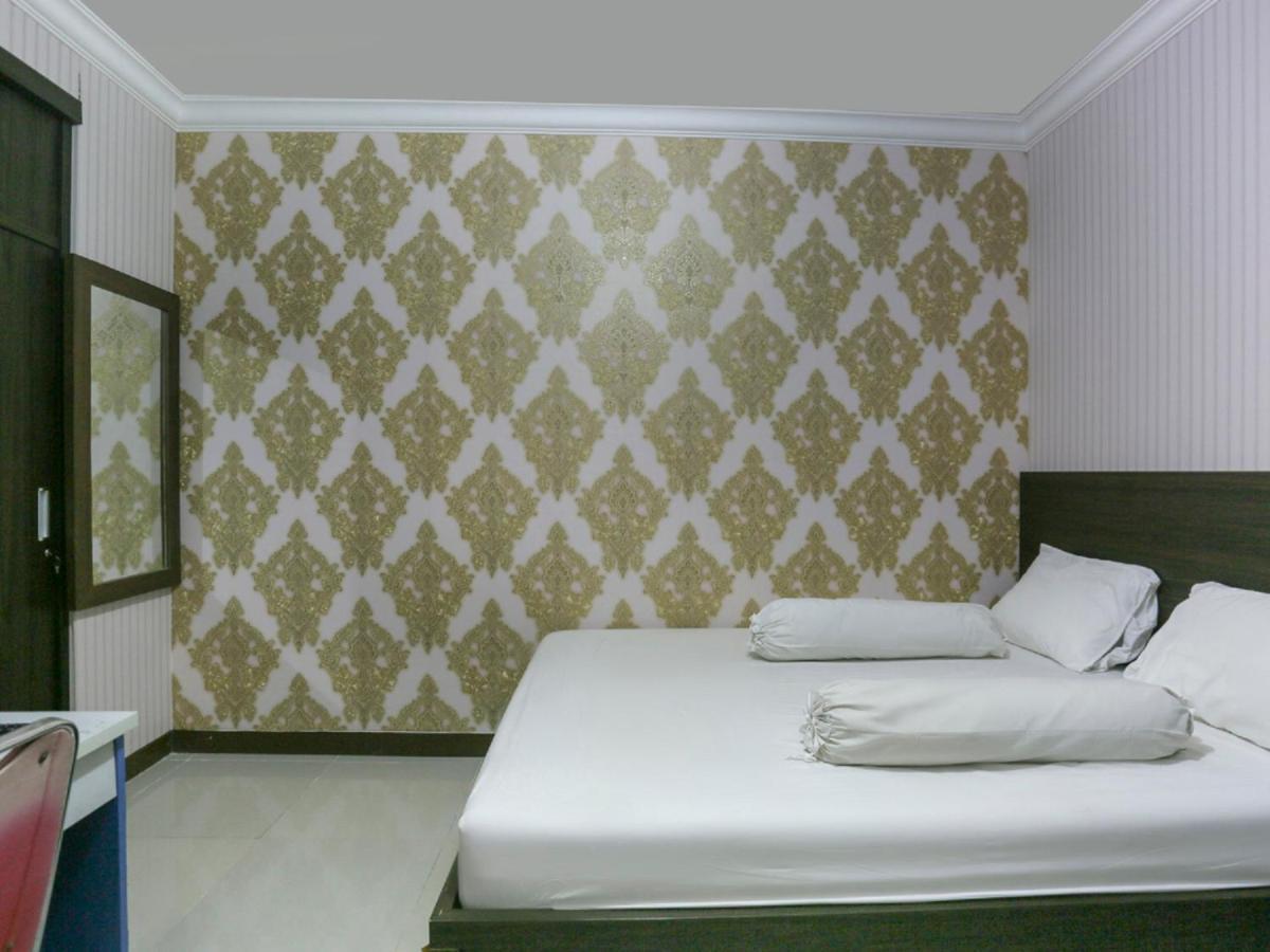 Oyo Life 3520 Indoniaga Palace Τάνγκερανγκ Εξωτερικό φωτογραφία