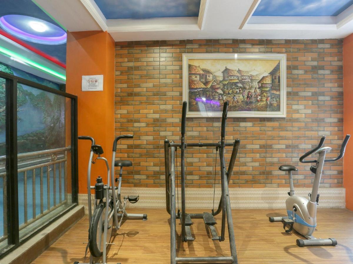 Oyo Life 3520 Indoniaga Palace Τάνγκερανγκ Εξωτερικό φωτογραφία