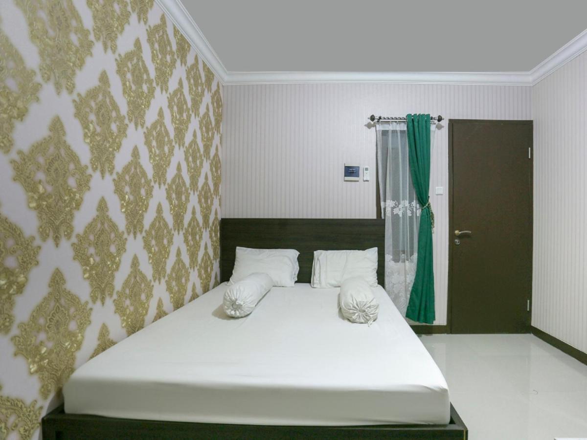 Oyo Life 3520 Indoniaga Palace Τάνγκερανγκ Εξωτερικό φωτογραφία