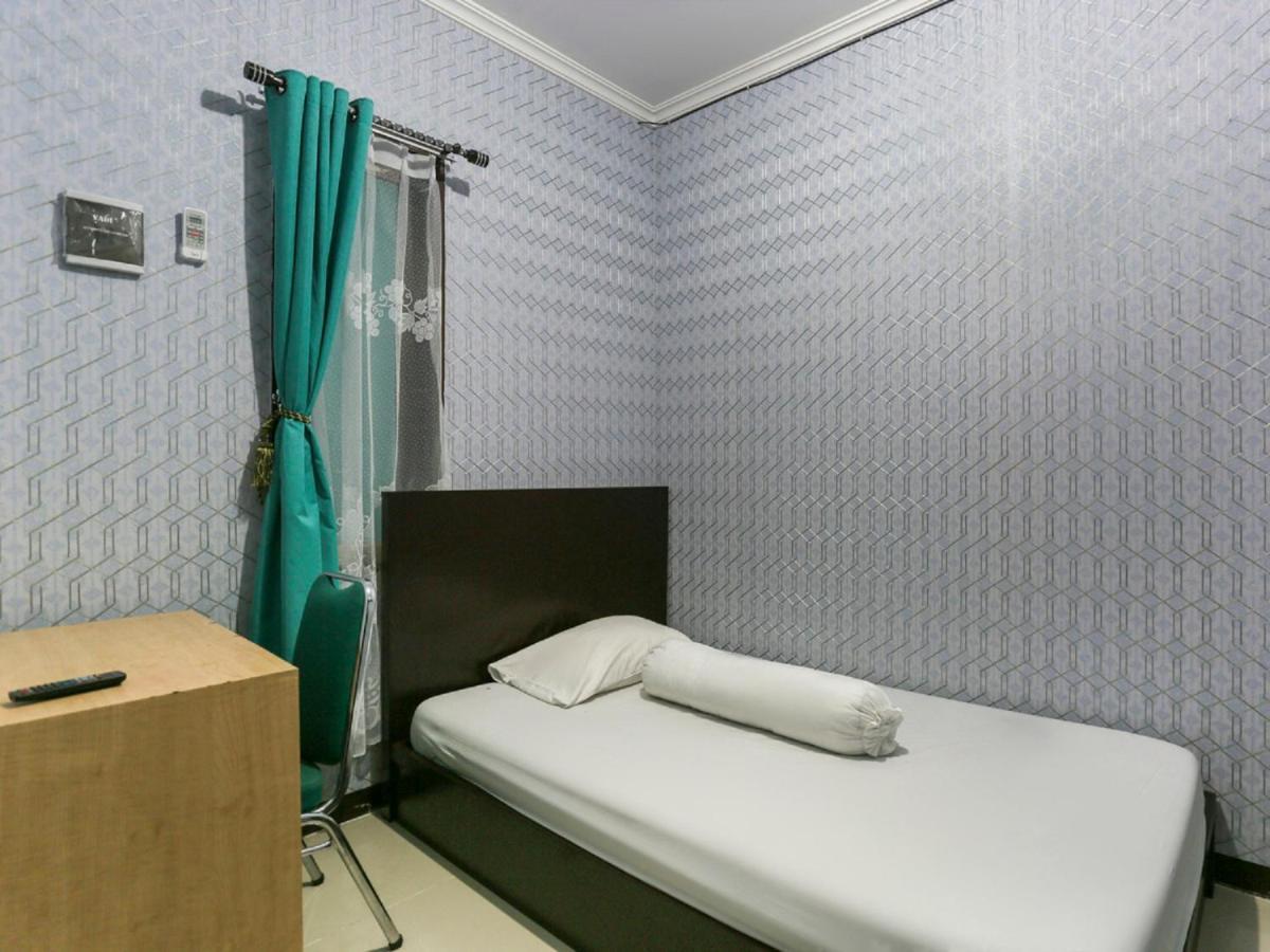 Oyo Life 3520 Indoniaga Palace Τάνγκερανγκ Εξωτερικό φωτογραφία