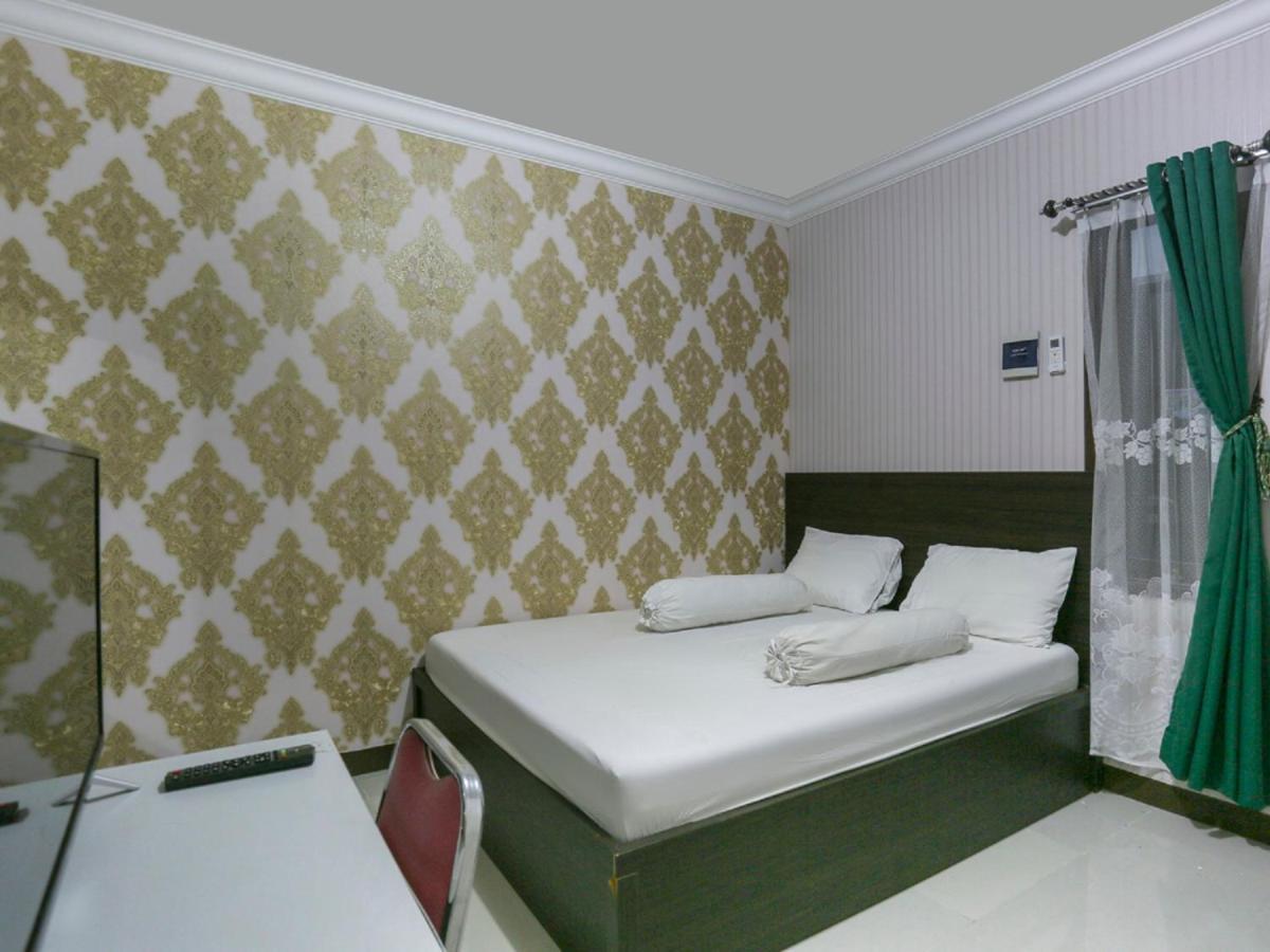 Oyo Life 3520 Indoniaga Palace Τάνγκερανγκ Εξωτερικό φωτογραφία