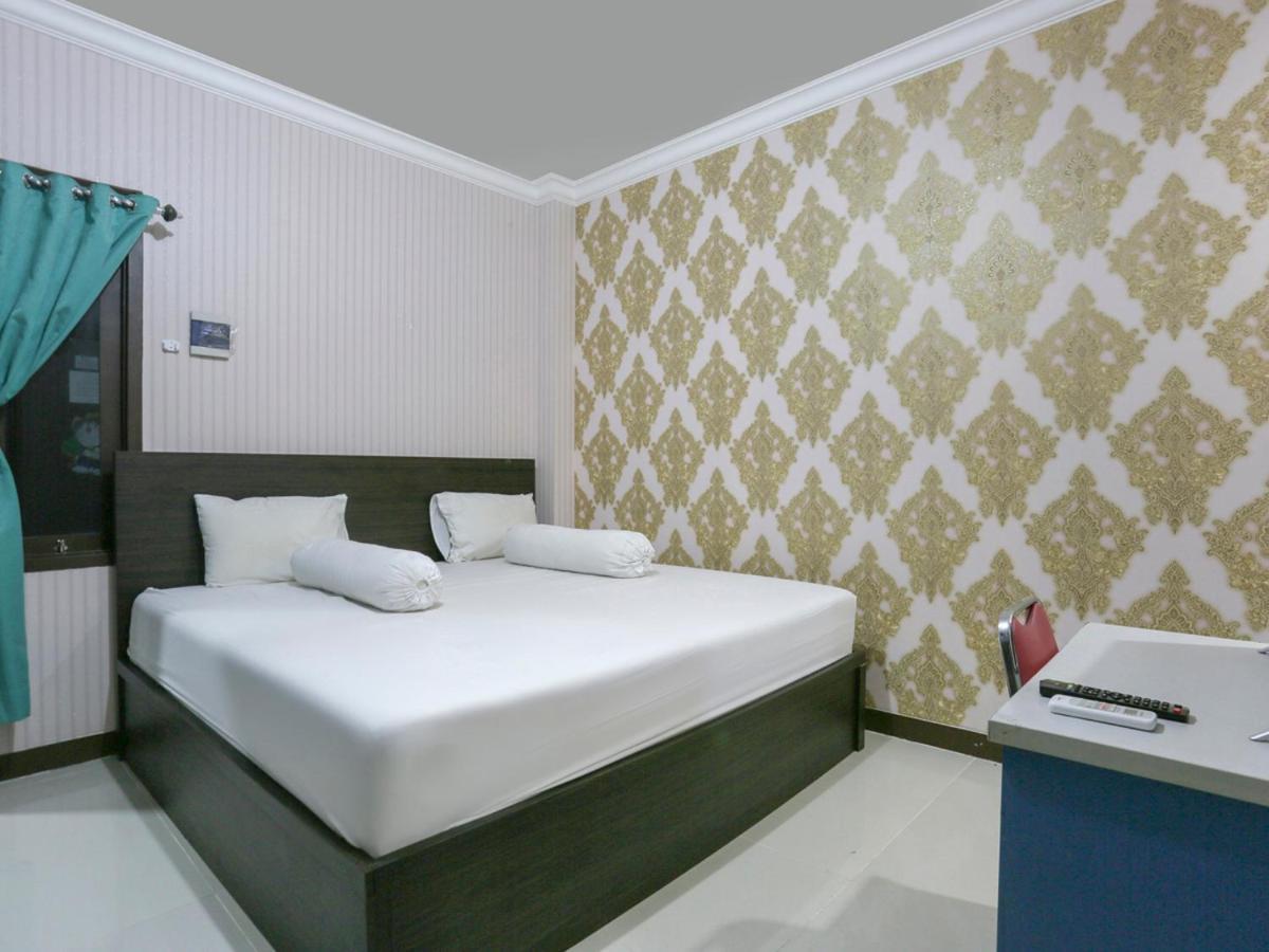 Oyo Life 3520 Indoniaga Palace Τάνγκερανγκ Εξωτερικό φωτογραφία