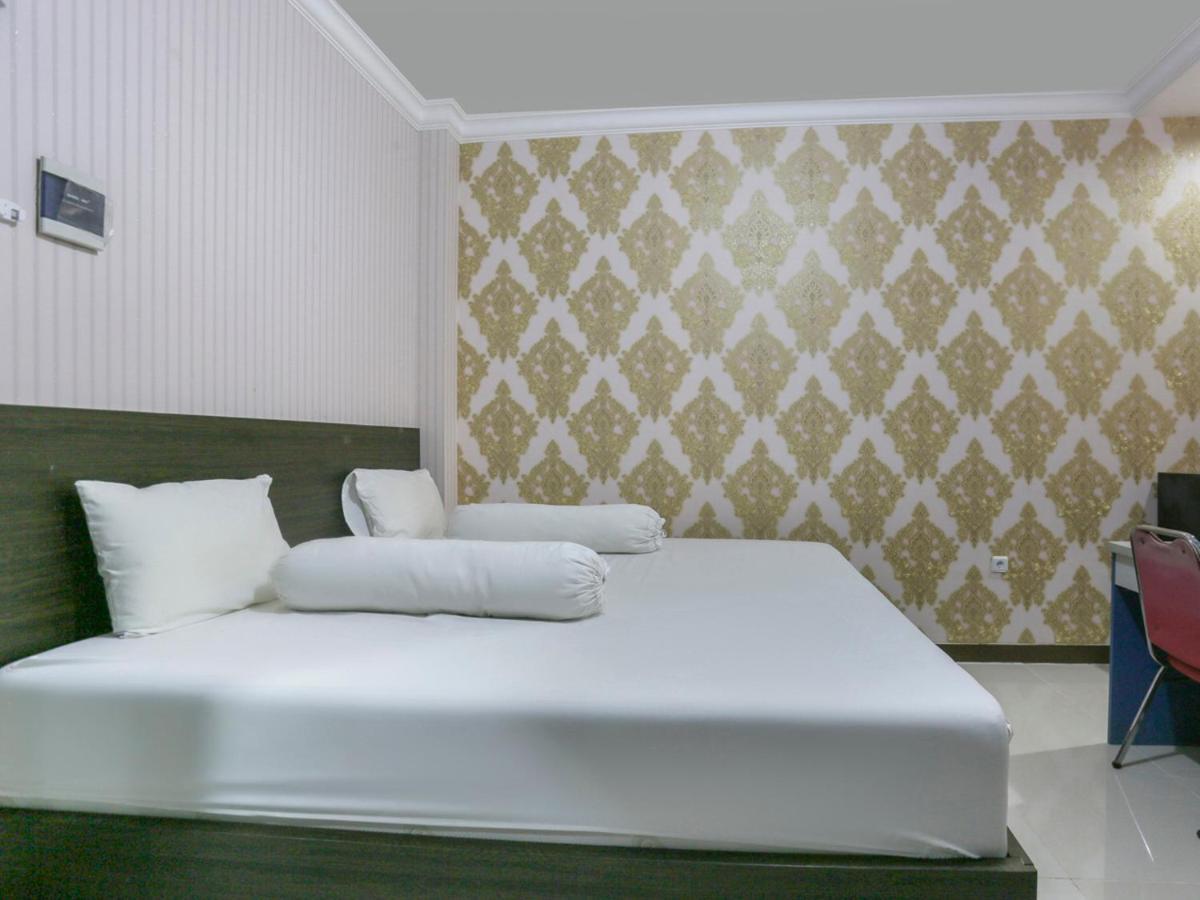 Oyo Life 3520 Indoniaga Palace Τάνγκερανγκ Εξωτερικό φωτογραφία
